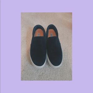 Steve Madden Gills Black Suede